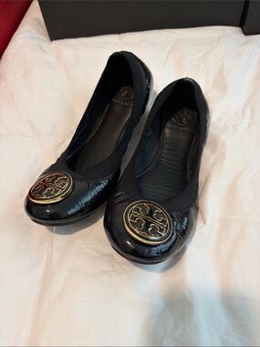 Tory Burch Black Patent Leather Logo Ballet Flats SZ 6M